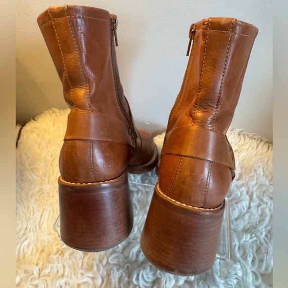 Vintage 90s Boot Leather Chunky Heel Harness Tan EUC sz 9 - Picture 2 of 14